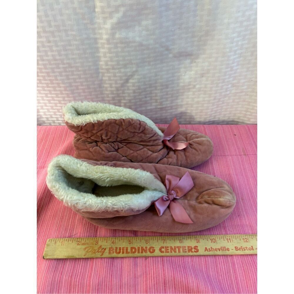 Dearfoam‎ ankle slippers pink 9.5-10 used (some discoloration)